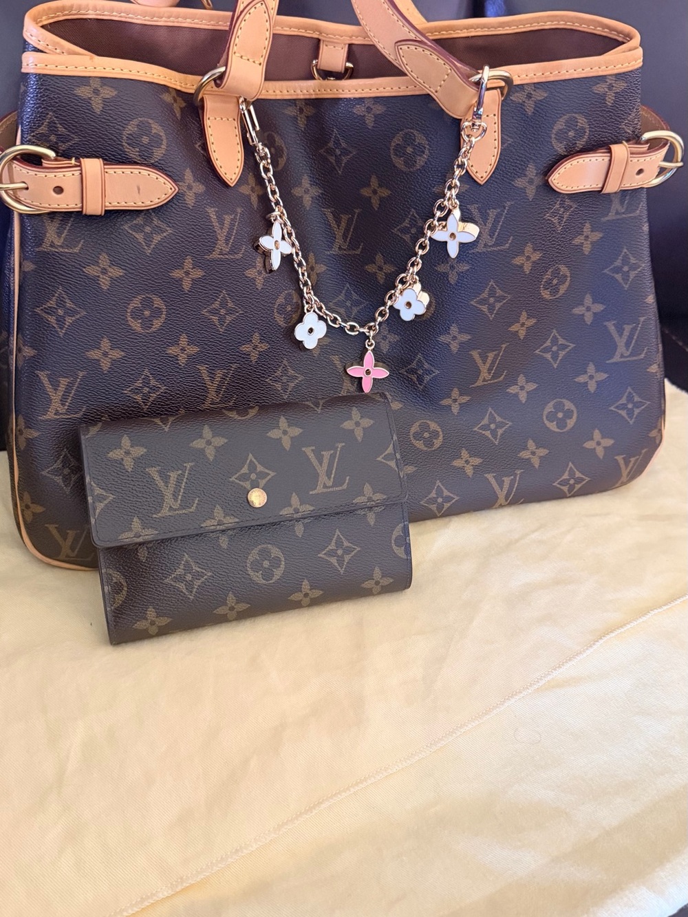 Authentic Louis Vuitton Brown Monogram tote with medium wallet - Picture 10 of 14